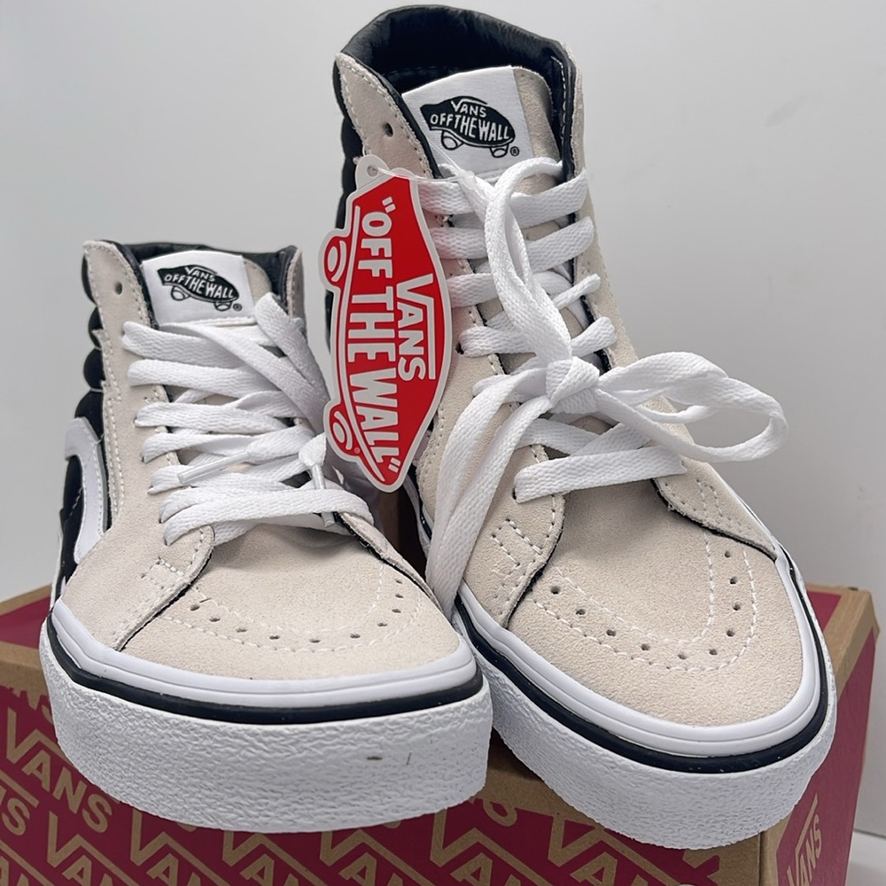 Vans WMNS High-Top Sneakers in Black White Sk8-Hi Bolt
Antique White/Black - Picture 5 of 16